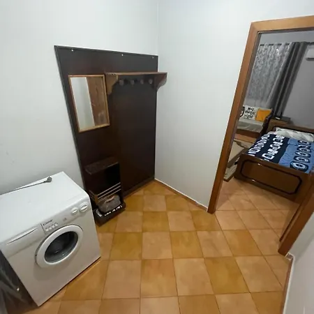 아파트 Nina House